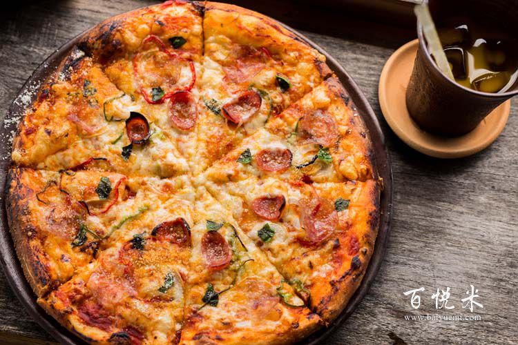 培根披萨在家怎么做？披萨的做法跟配方是什么样的？